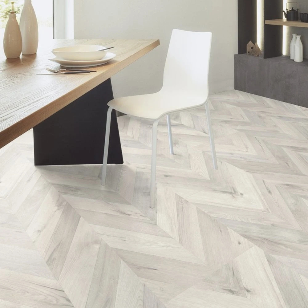 Kaindl Alnwig Oak - Chevron Parquet 8mm Laminate Flooring (333482) 10 Kaindl Alnwig Oak - Chevron Parquet 8mm Laminate Flooring (333482) - Image 8