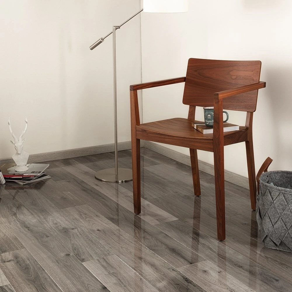 Kaindl Uptown Oak - Easy Touch 8mm High Gloss Laminate Flooring (195588) 3 Kaindl Uptown Oak - Easy Touch 8mm High Gloss Laminate Flooring (195588)